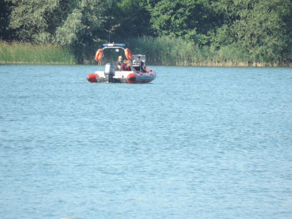 Poszukiwania nastolatków na jeziorze w Wąsoszu/fot. Lech Przybyliński