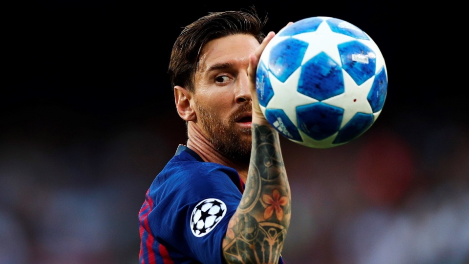 Lionel Messi rozpoczął nowy sezon Ligi Mistrzów od hat-tricka, a jego FC Barcelona wygrała u siebie 4:0 z PSV Eindhoven w 1. kolejce rozgrywek. Fot. PAP/EPA/ALEJANDRO GARCIA