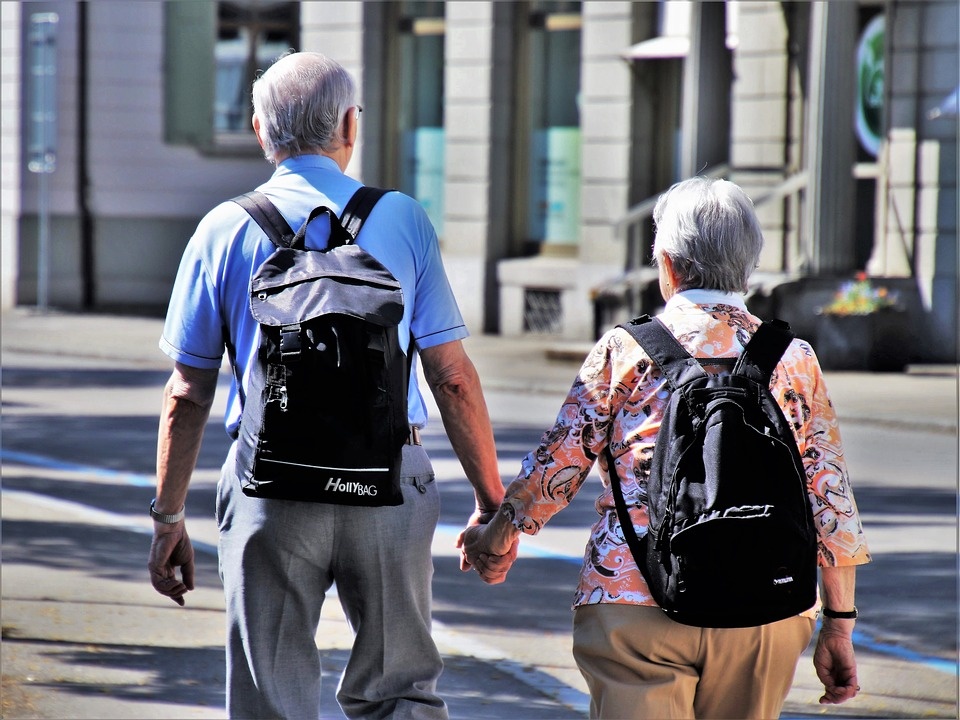 Seniorów jest coraz więcej. Fot. Pixabay.com
