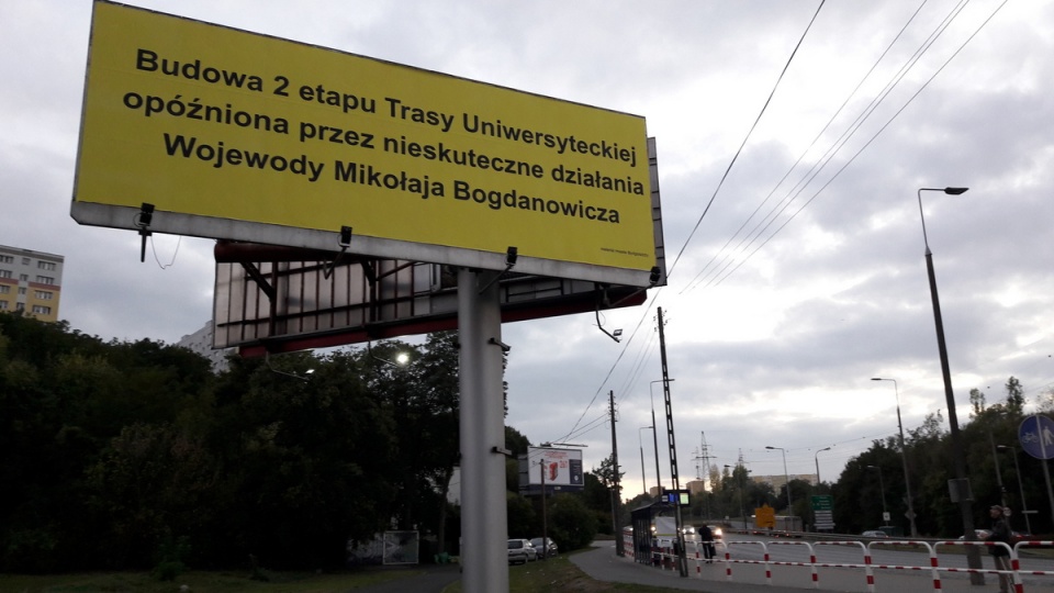 - Billboard jest podpisany przez miasto Bydgoszcz. To bulwersujące, że poszły na niego pieniądze podatników - mówi Marcin Sypniewski/fot. Tatiana Adonis