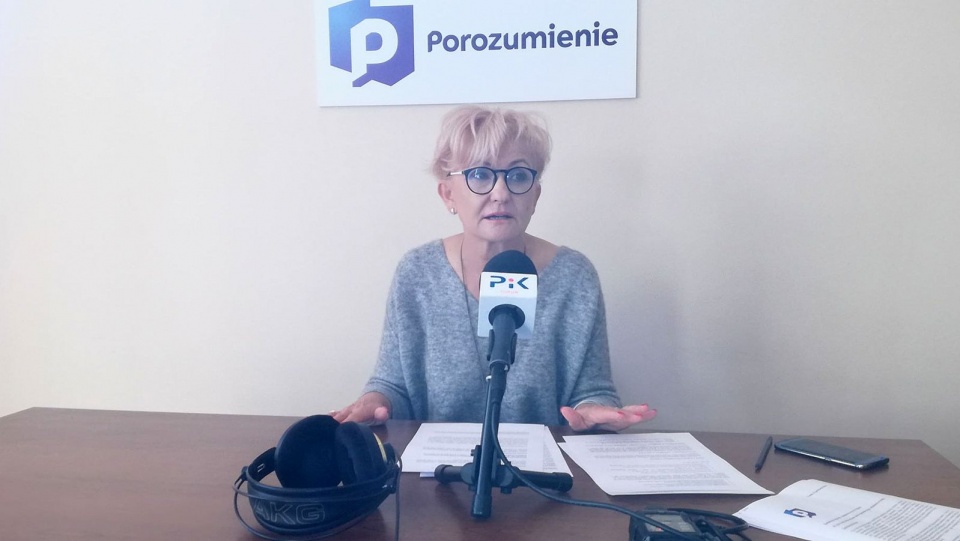 Posłanka Iwona Michałek podczas konferencji prasowej. Fot. Michał Zaręba