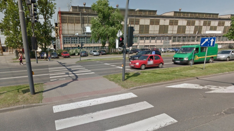 - Na raz nie można przejść na drugą stronę ulicy - poskarżył się Słuchacz "Popołudnia z nami". Fot. Google Street View
