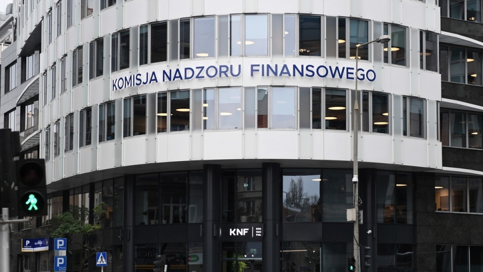 Siedziba Komisji Nadzoru Finansowego, 14 bm. w Warszawie. Fot. Archiwum/PAP/Radek Pietruszka
