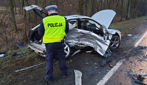 Wypadek trzech samochodów w Józefowie. Pięć osób rannych