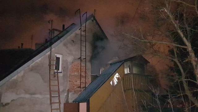 Pożar domu przy ul. Flisackiej w Bydgoszczy. Zginęła kobieta