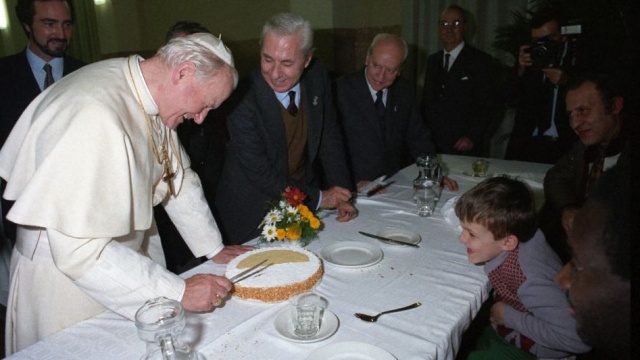 Będzie koncert i tort. Świętują 99. urodziny św. Jana Pawła II
