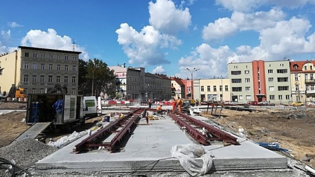 Co się dzieje na budowie ul. Kujawskiej w Bydgoszczy Są już rozjazdy na rondzie Bernardyńskim