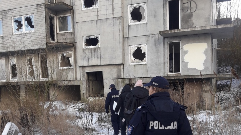 Akcja bydgoskich policjantów i pracowników pomocy społecznej w Kcyni/fot. materiały policji