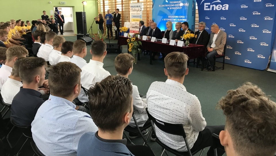 Bydgoskie Technikum Energetyczno-Elektryczne, funkcjonujące przez ZS nr 12, podpisało umowę patronacką z firmą Enea/fot. Archiwum