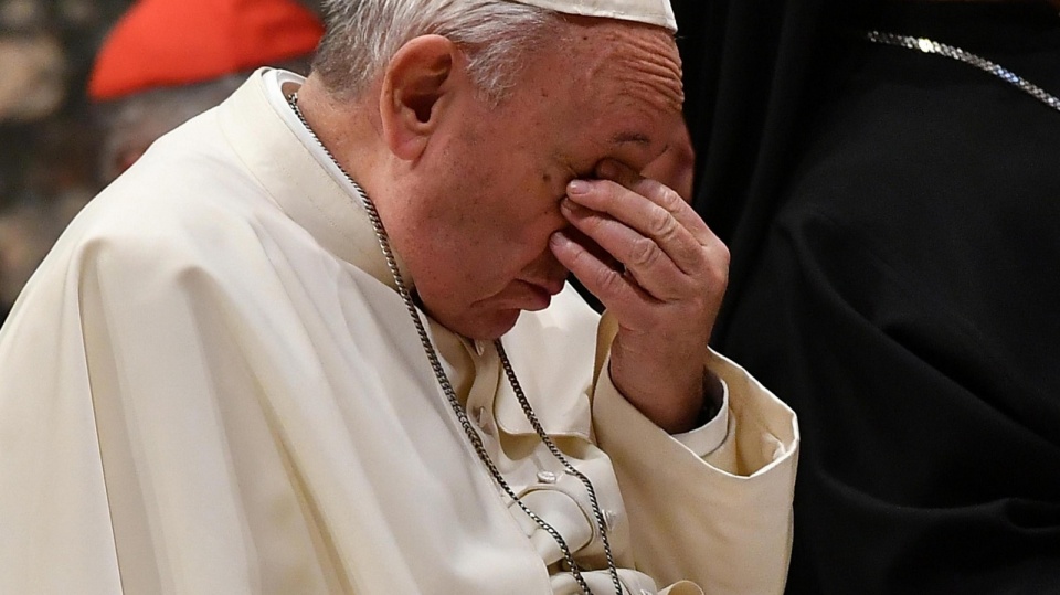"Kościół nigdy więcej nie ukryje żadnego przypadku wykorzystywania" - obiecał papież Franciszek. Fot. PAP/EPA/VINCENZO PINTO/POOL