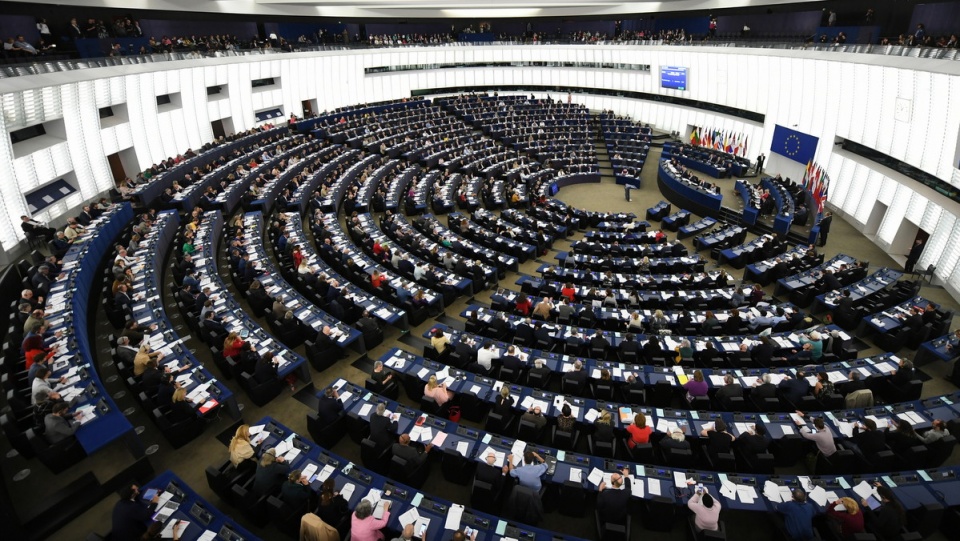 348 europosłów było za, 274 przeciw, a 36 wstrzymało się od głosu/fot. PAP/EPA/PATRICK SEEGER