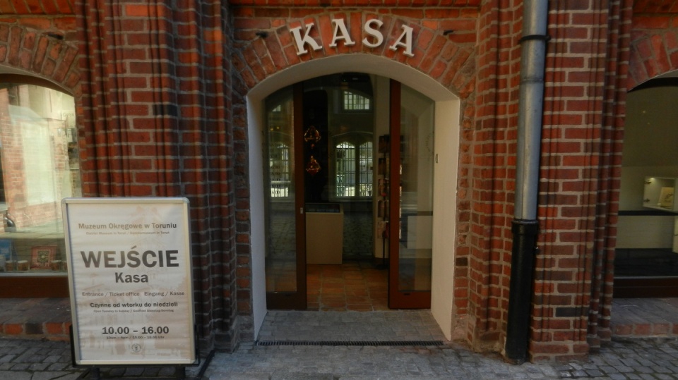 Po otwarciu Centrum Obsługi Ruchu Turystycznego dwie dotychczasowe kasy w Ratuszu Staromiejskim zostały zamknięte/fot. Iwona Muszytowska-Rzeszotek