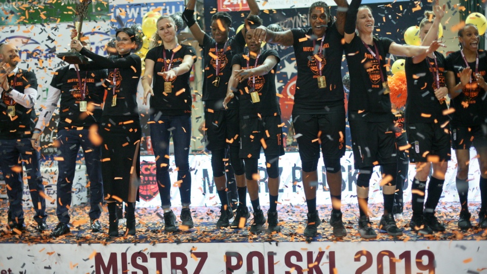 Koszykarki CCC Polkowice (na zdjęciu) cieszą się z wywalczenia mistrzostwa Polski w sezonie 2018/2019. Fot. PAP/Lech Muszyński