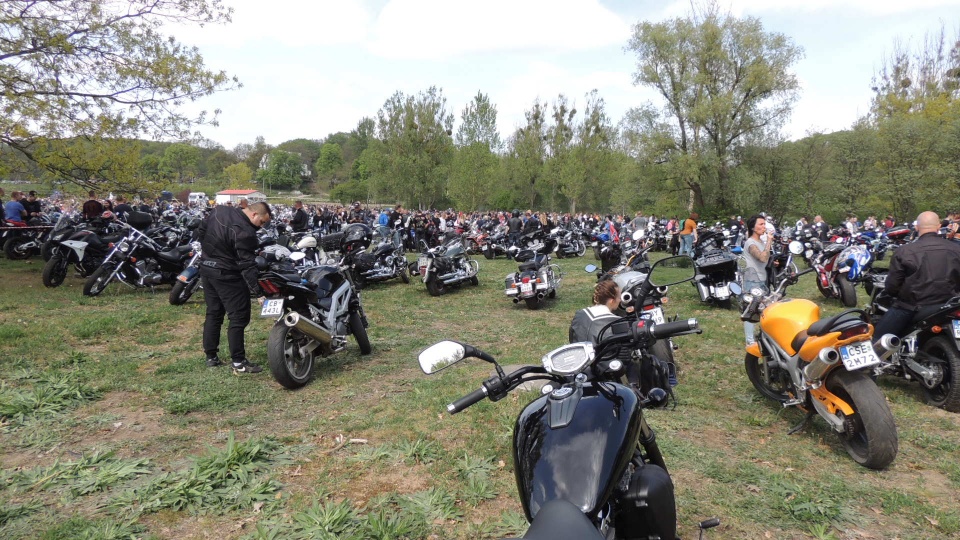 Na bydgoską inaugurację przyjeżdża też sporo miłośników podróży na motocyklach z regionu i kraju. Fot. Jolanta Fischer