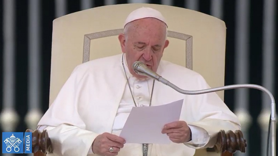 Papież Franciszek podczas środowej Audiencji Generalnej w Watykanie/fot. YouTube
