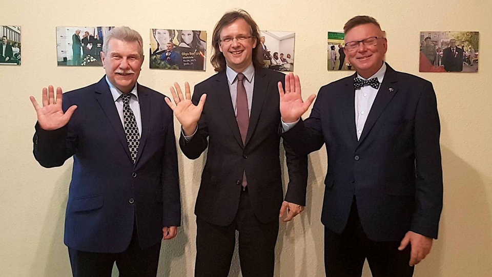 Od lewej: senator Andrzej Kobiak, Michał Korolko i wicemarszałek województwa Zbigniew Ostrowski Fot. www.facebook.com/MichalKorolko