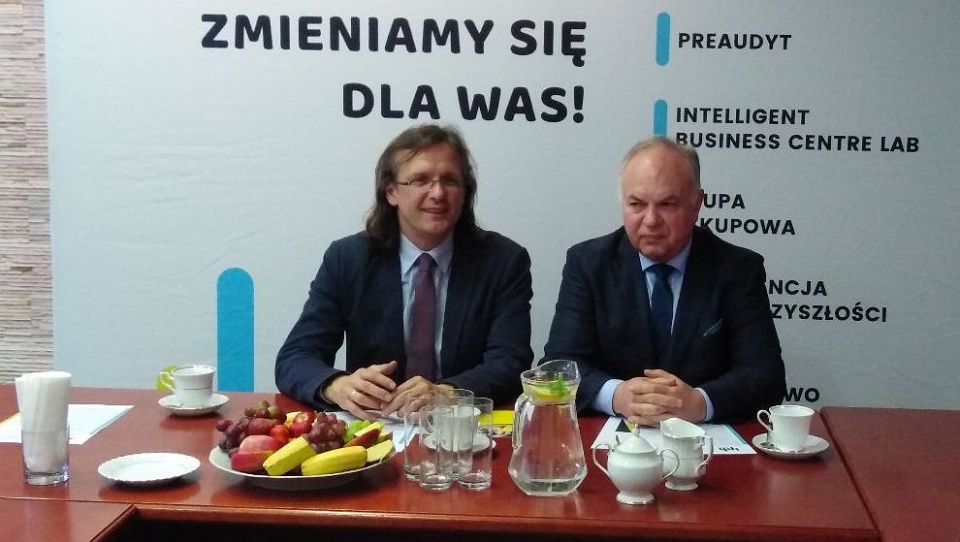 Konferencja w Izbie Przemysłowo-Handlowej w Toruniu. Od lewej: Michał Korolko i Henryk Dulanowski. Fot. Monika Kaczyńska