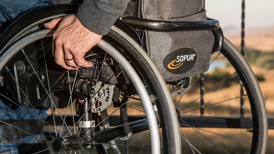 Niepełnosprawni korzystają z darmowego transportu na wybory. Fot. Pixabay