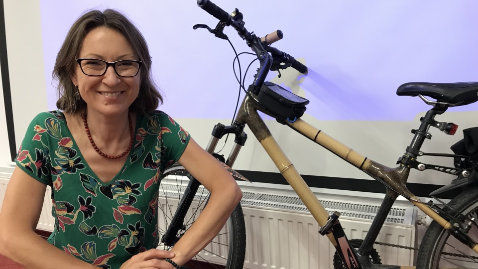 O swoich podróżach na bambusowym rowerze opowiadała też Dorota Chojnowska. Fot. Tomasz Kaźmierski
