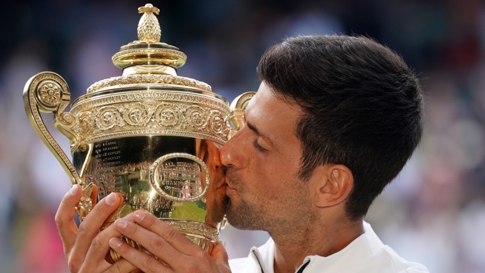 Na zdjęciu Novak Djoković, triumfator Wimbledonu 2019. Fot. PAP/EPA/NIC BOTHMA