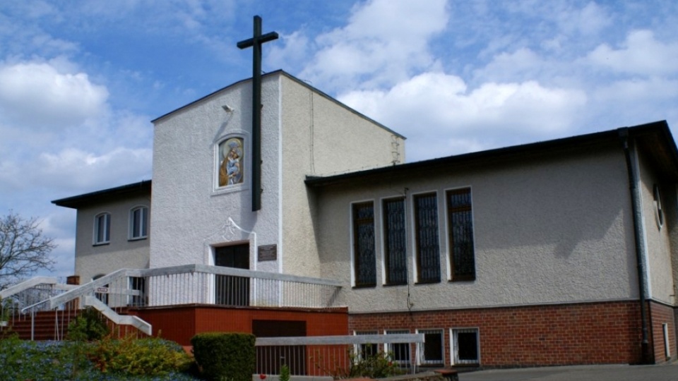 Klasztor sióstr karmelitanek w Tryszczynie sąsiaduje z leśniczówką, czyli z gminą Sicienko./fot. karmelitankibose.net.