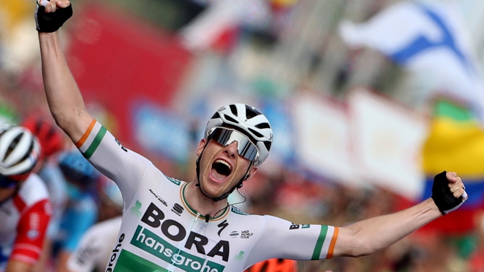 Na zdjęciu Sam Bennett cieszy się z triumfu na 3. etapie Vuelta a Espana 2019. Fot. PAP/EPA/JAVIER LIZON