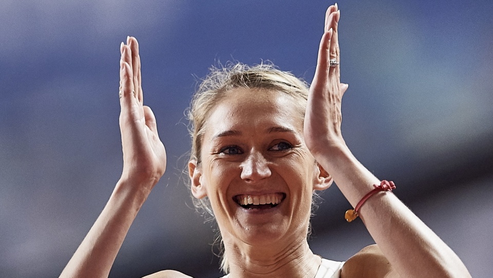 Na zdjęciu Kamila Lićwinko po jednym z udanych skoków w poniedziałkowym finale skoku wzwyż na lekkoatletycznych MŚ 2019 w Docha. Fot. PAP/Adam Warżawa