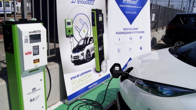 Ekspert: dopłaty do zakupu samochodów elektrycznych dla firm przyśpieszą rozwój elektromobilności