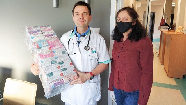 Mieszkanka Świecia kupiła 2 tys. rękawiczek ochronnych dla miejscowego szpitala