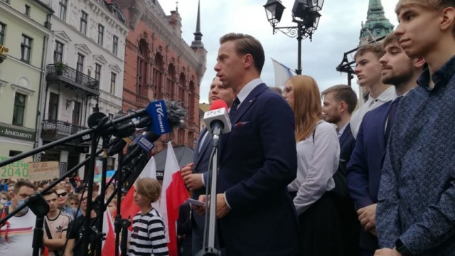 Krzysztof Bosak: prezydent nie ma obowiązku konsultowania zagranicznych wyjazdów