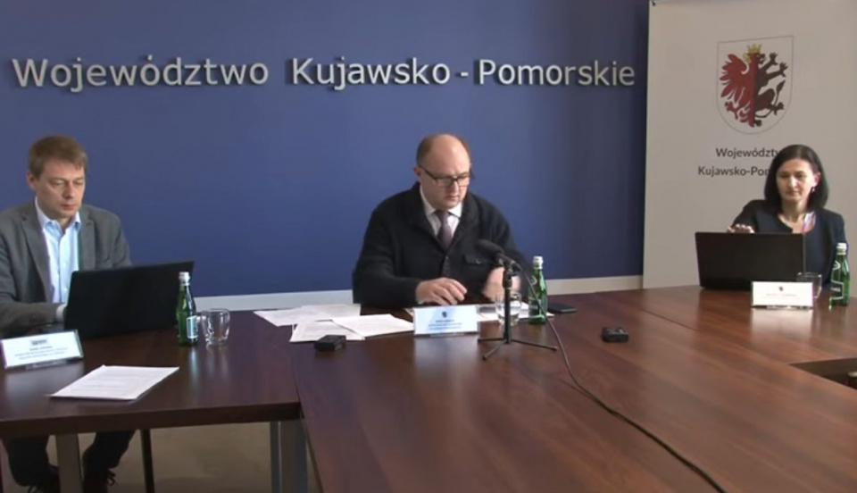 Konferencja marszałka Piotra Całbeckiego/fot. YouTube