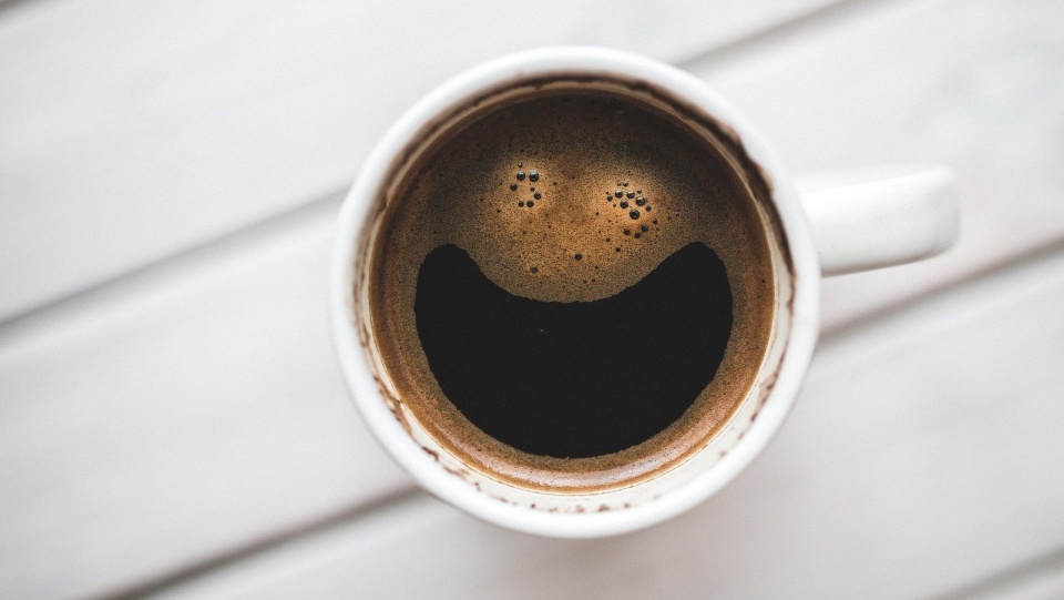 - Na pewno warto wypić kawę, zjeść śniadanie i zająć się czynnościami, które mamy do wykonania - radzi psycholog. Fot. Pixabay.com