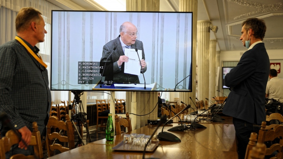 Transmisja obraz Senatu w Sejmie. Fot. PAP/Leszek Szymański