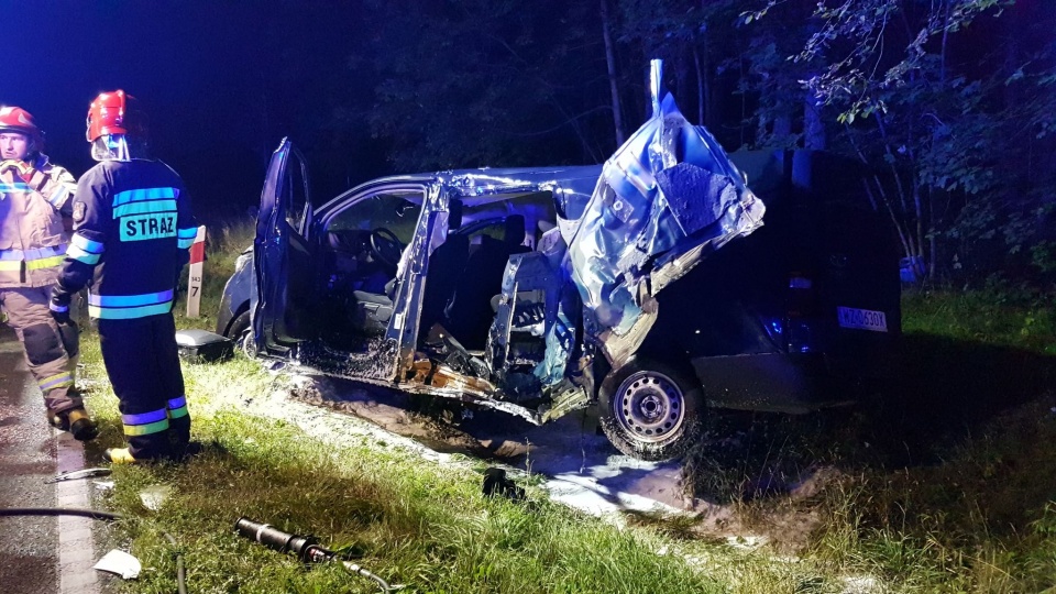 Kilka minut po godzinie 22.00 na drodze krajowej numer 25 w miejscowości Tryszczyn doszło do groźnego wypadku. Fot. Bydgoszcz998