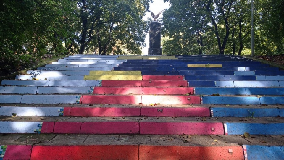 Mural powstał na schodach w Parku Miejskim na Bydgoskim Przedmieściu/fot. Katarzyna Prętkowska