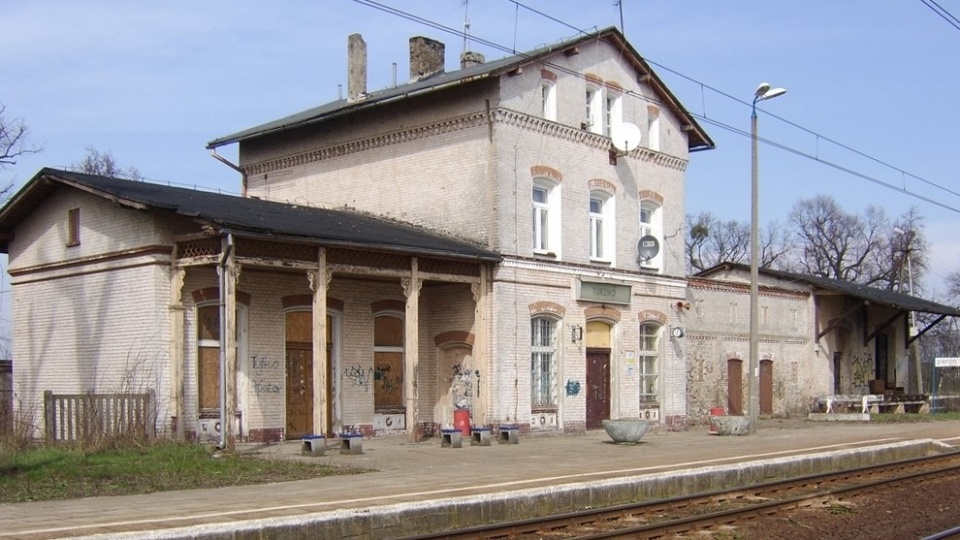 Przebudowa peronu trwa m.in. na dworcu w Turznie/fot. Jan Chmielewski, Wikipedia