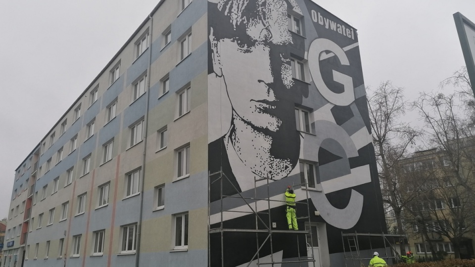 Ogromne malowidło powstaje na budynku uniwersyteckim przy ulicy Reja 25/fot. Iwona Muszytowska-Rzeszotek