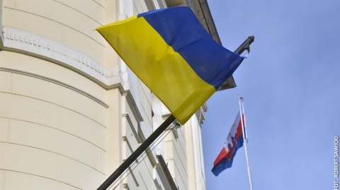 Flagi, zdjęcia, pomoc humanitarna, zgromadzenia czyli masowe wsparcie dla Ukrainy