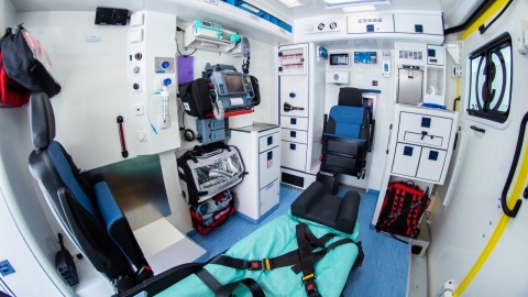Wojewódzkie ambulanse będą jeszcze lepiej wyposażone. Muszą działać jak OIOM