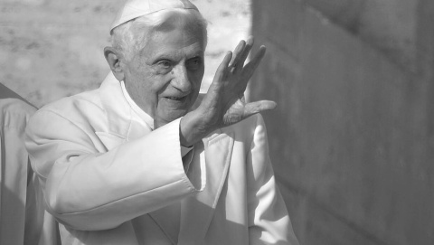 Minęła pierwsza rocznica śmierci papieża Benedykta XVI. Zachęcał, by trwać w wierze