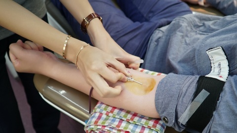 Kolejna akcja krwiodawstwa przed Urzędem Marszałkowskim. Kto może oddać krew