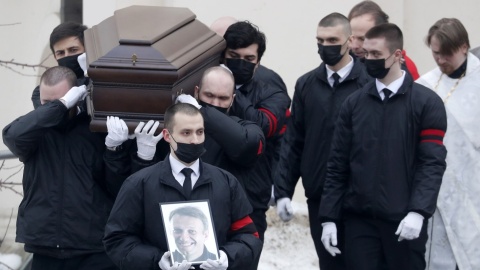 Uroczystości pogrzebowe Aleksieja Nawalnego. Zebrani skandowali jego imię [wideo]