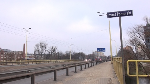 Most Pomorski w Bydgoszczy po naprawie. Samochody nie jeżdżą już po torowisku