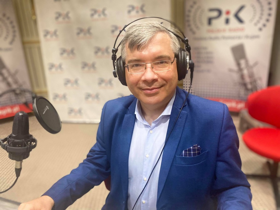 Prof. Piotr Wajrak w studiu Polskiego Radia PiK. Fot. Magda Jasińska