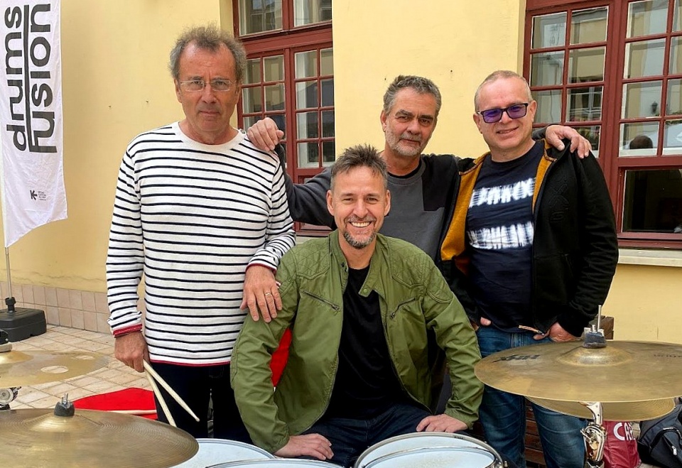 Piotr Buskupski, Grzegorz Daroń, Jacek Pelc i Marcin Jahr - „Przyjaciele z perkusyjnego podwórka”. Fot. Magda Jasińska
