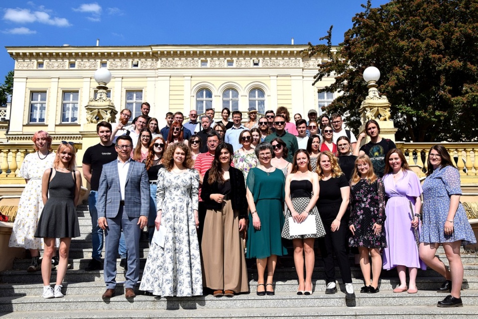 Studenci Wydziału Edukacji Muzycznej wraz ze swoimi profesorami spotkali się w Pałacach w Ostromecku. Fot. facebook.com/WEMUKW