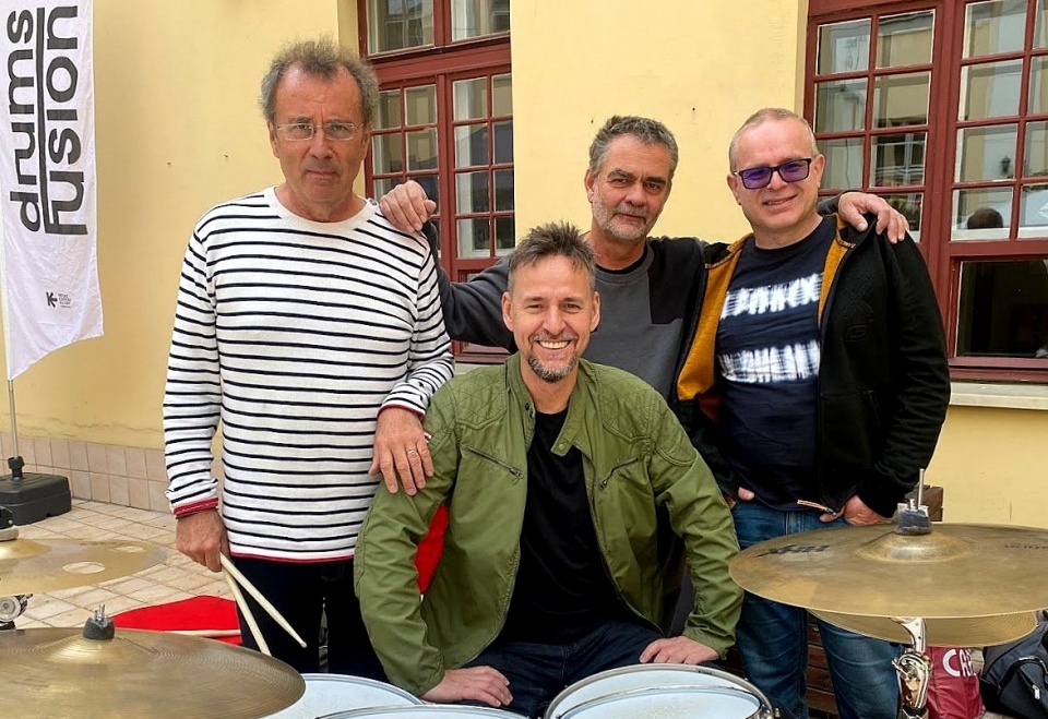 Piotr Buskupski, Grzegorz Daroń, Jacek Pelc i Marcin Jahr - „Przyjaciele z perkusyjnego podwórka”. Fot. Magda Jasińska