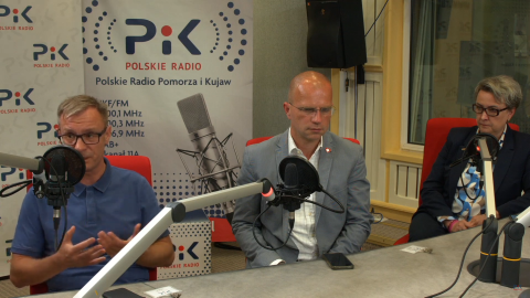 Gośćmi audycji byli: Łukasz Kowarowski, Jakub Mikołajczak i Agnieszka Kłopotek (od lewej)/fot: zrzut ekranu