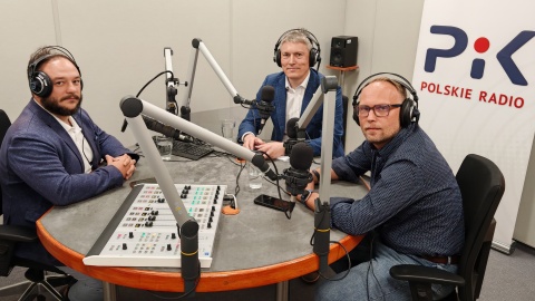 Gośćmi w toruńskim studiu byli: Tomasz Mentzen, Marcin Skonieczka i Piotr Lenkiewicz/fot: Zdzisław Nawrat