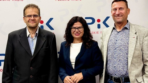 Goście „Radiokonferencji” Marcina Kupczyka (L) w studiu bydgoskim: Iwona Karolewska - Koalicja Obywatelska i Marek Jopp - Lewica. Fot. Izabela Langner/PR PiK